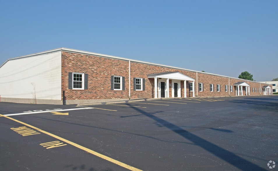 1581-1599 Fenpark Dr, Fenton, MO for sale - Primary Photo - Image 1 of 8