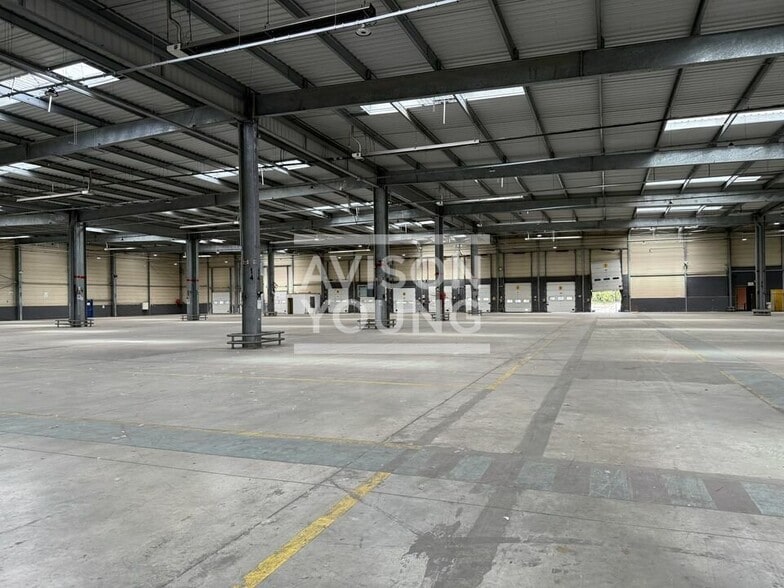 Industrial in Mitry-Mory for lease - Interior Photo - Image 2 of 8
