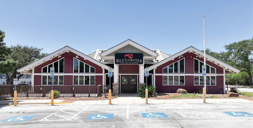 17415 San Pedro Ave, San Antonio, TX à louer - Photo du bâtiment - Image 1 de 11