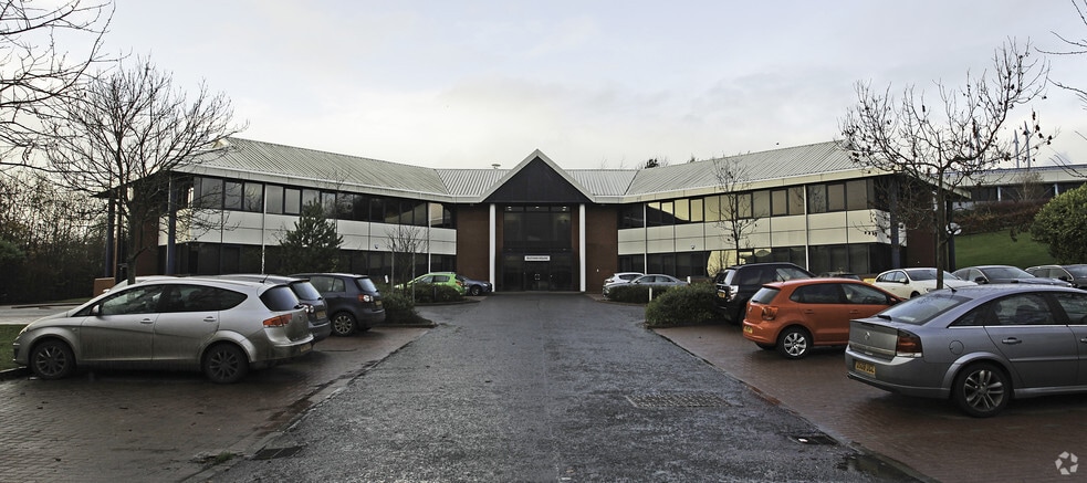 Queensferry Rd, Dunfermline for lease - Primary Photo - Image 2 of 8