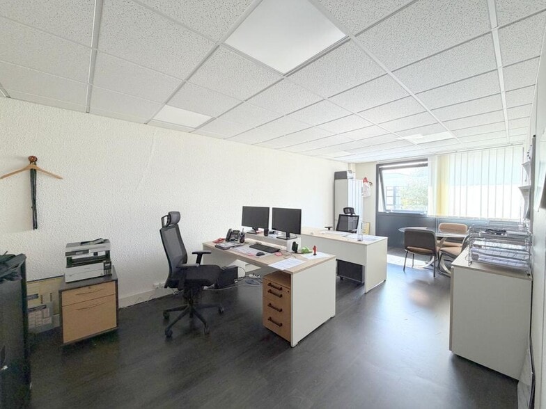 Rue Du Gros Murger, Herblay-sur-Seine for lease - Interior Photo - Image 1 of 6