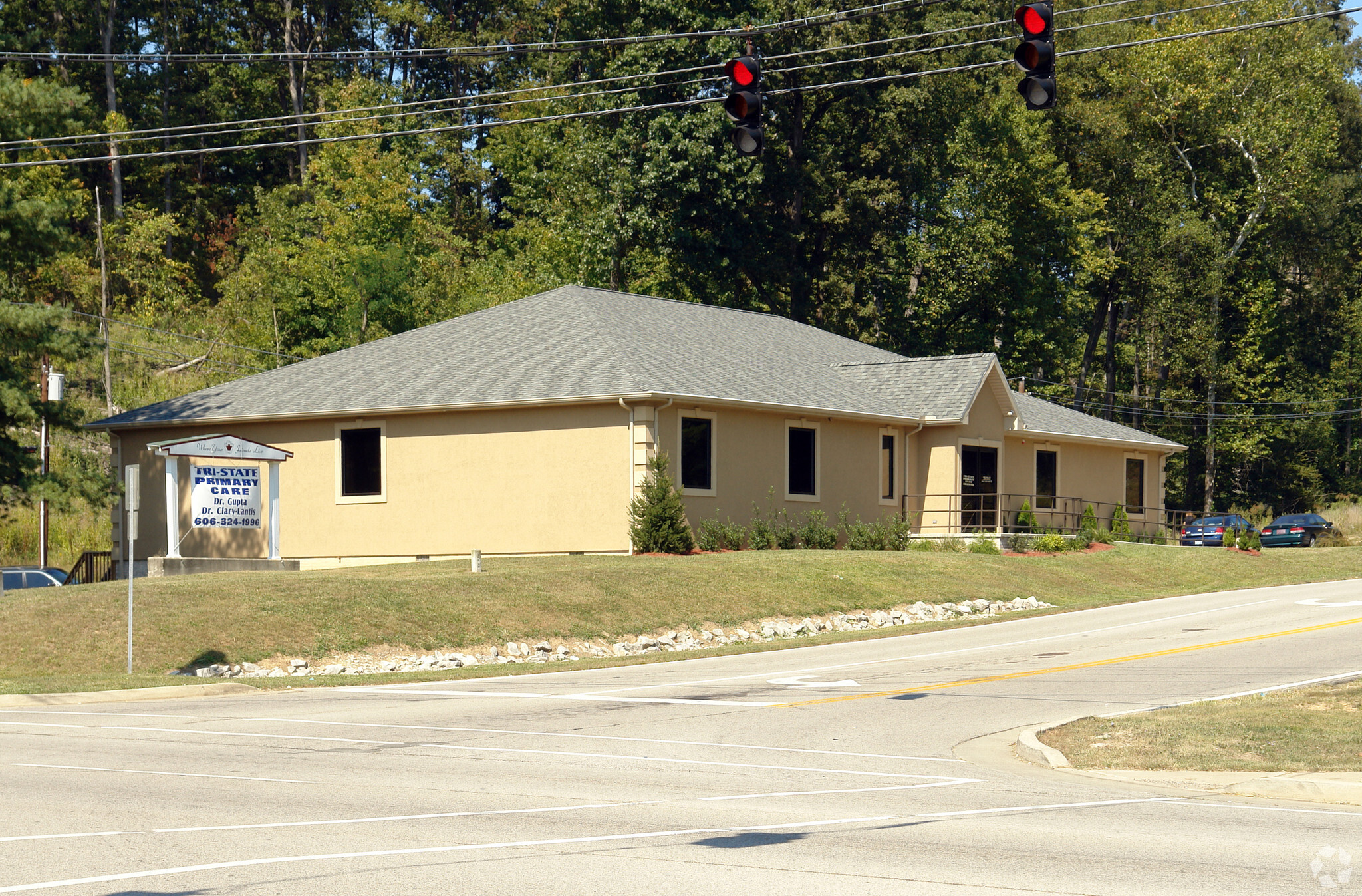 903 Bellefonte Rd, Ashland, KY for sale Primary Photo- Image 1 of 1