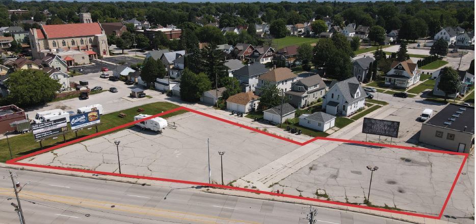 1711 Calumet Ave, Sheboygan, WI à vendre - Photo principale - Image 1 de 1