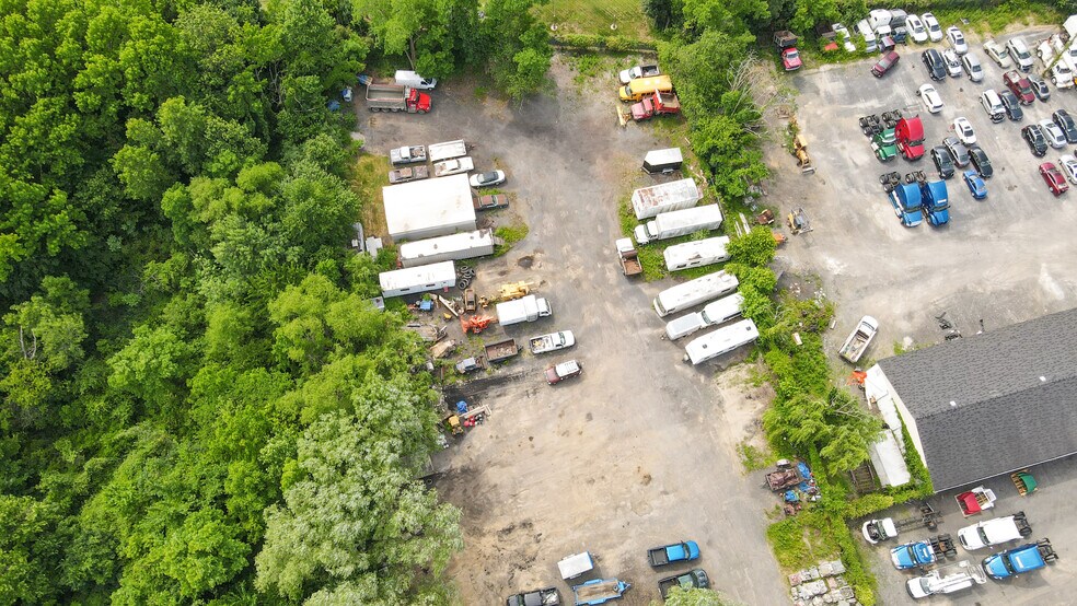 5400-5404 Bristol Emilie Rd, Levittown, PA à vendre - Photo du bâtiment - Image 2 de 23