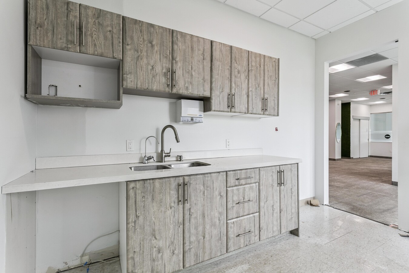 30 Topflight Dr, Mississauga, ON L5S 0A8 - Unité 1 -  - Photo intérieure - Image 2 of 9