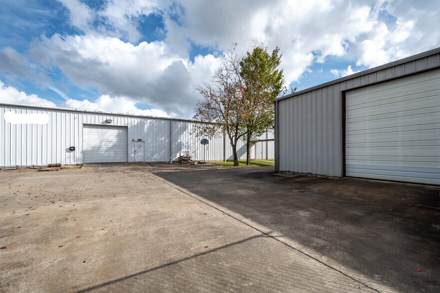 2061 Magnolia Dr, Pasadena, TX à louer - Photo du bâtiment - Image 2 de 14