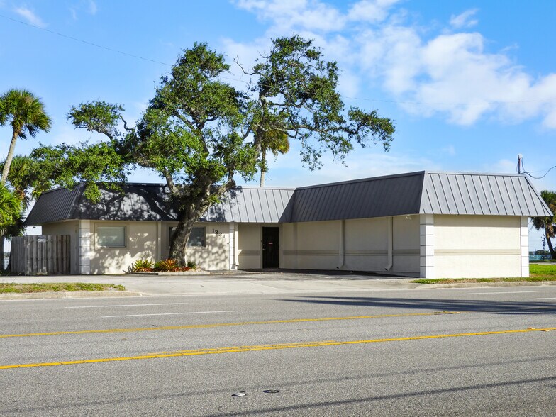 1331 S Harbor City Blvd, Melbourne, FL à louer - Photo du bâtiment - Image 1 de 21