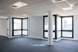 Office in Villeurbanne for lease Interior Photo- Image 2 of 5