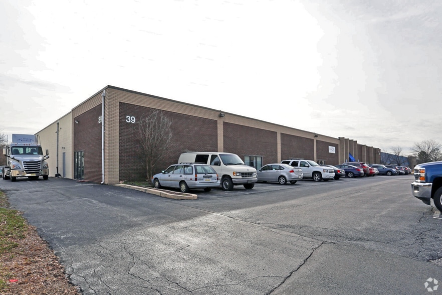 514 Kaiser Dr, Folcroft, PA for lease - Building Photo - Image 2 of 4