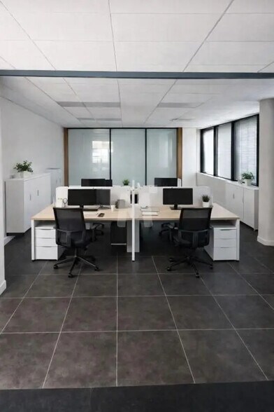 Bureau dans Évry-Courcouronnes à vendre - Photo du bâtiment - Image 3 de 8