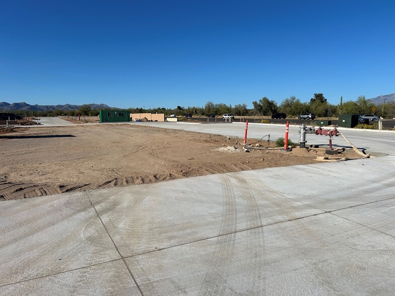 8505 N Thornydale Road, Tucson, AZ à louer - Photo du bâtiment - Image 2 de 3
