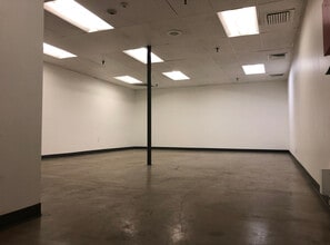 6700-6800 NE 59th Pl, Portland, OR à louer Photo intérieure- Image 2 de 12