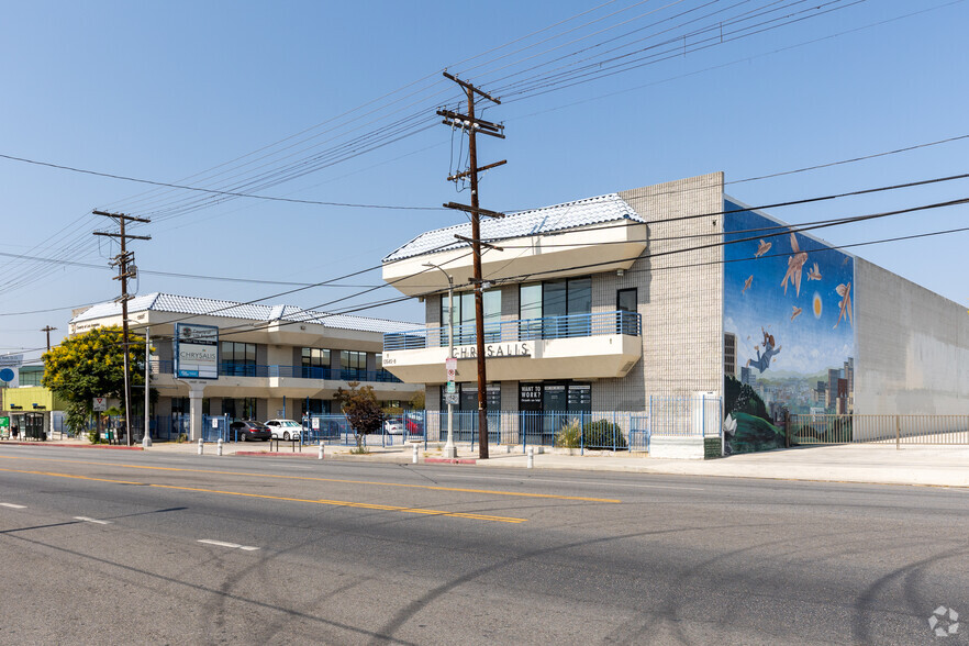 13545-13557 Van Nuys Blvd, Pacoima, CA à louer - Photo principale - Image 1 de 12