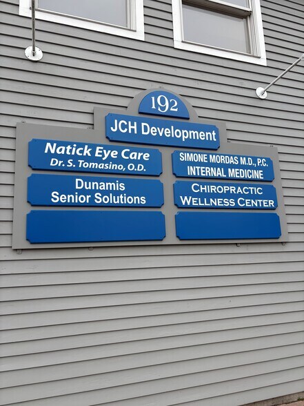 192 Worcester St, Natick, MA à louer - Photo du bâtiment - Image 2 de 3