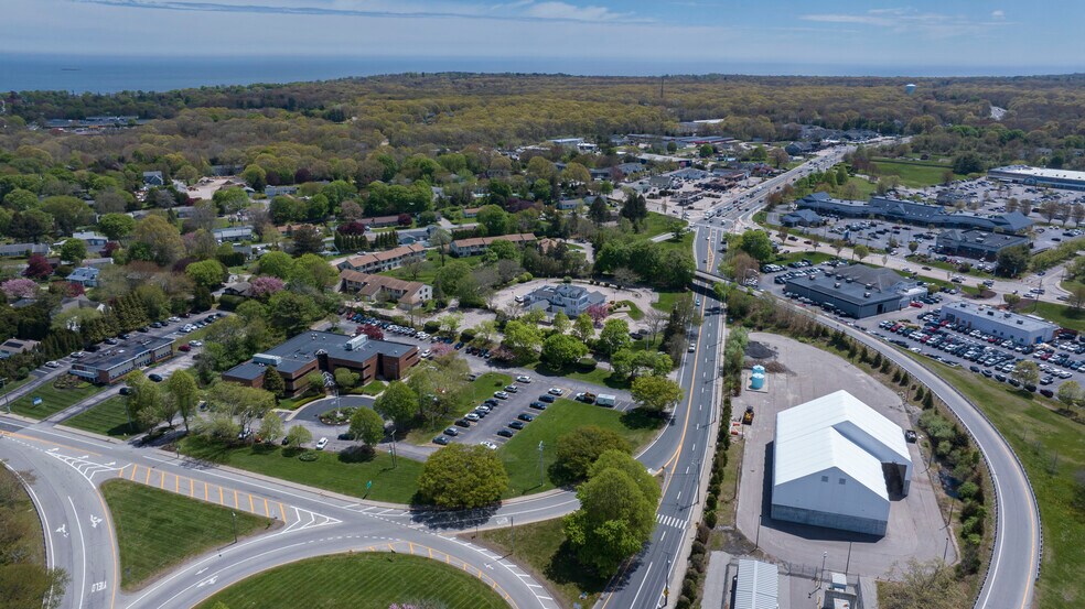360 Kingstown Rd, Narragansett, RI à vendre - Photo du bâtiment - Image 3 de 38