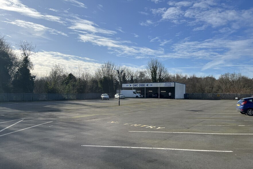120 Commercial Rd, Leeds à vendre - Photo du bâtiment - Image 1 de 4
