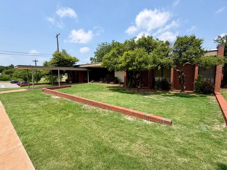 3701 N Shartel Ave, Oklahoma City, OK for sale - Building Photo - Image 3 of 9