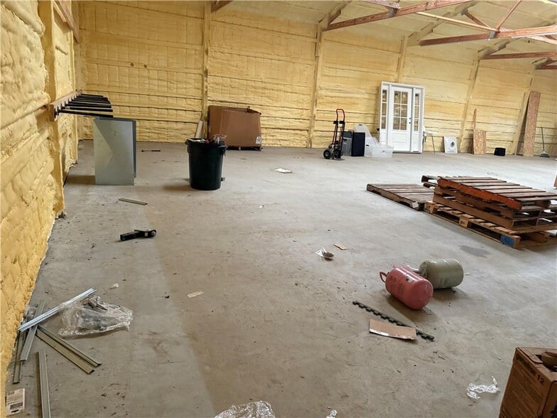 200 E Walnut St, Grain Valley, MO for sale - Interior Photo - Image 3 of 5