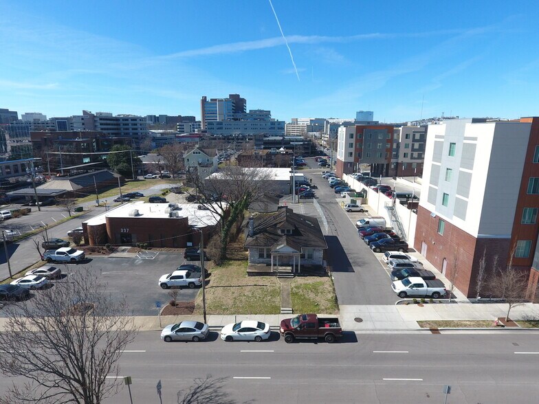 341 21st Ave N, Nashville, TN à vendre - Photo du bâtiment - Image 3 de 12