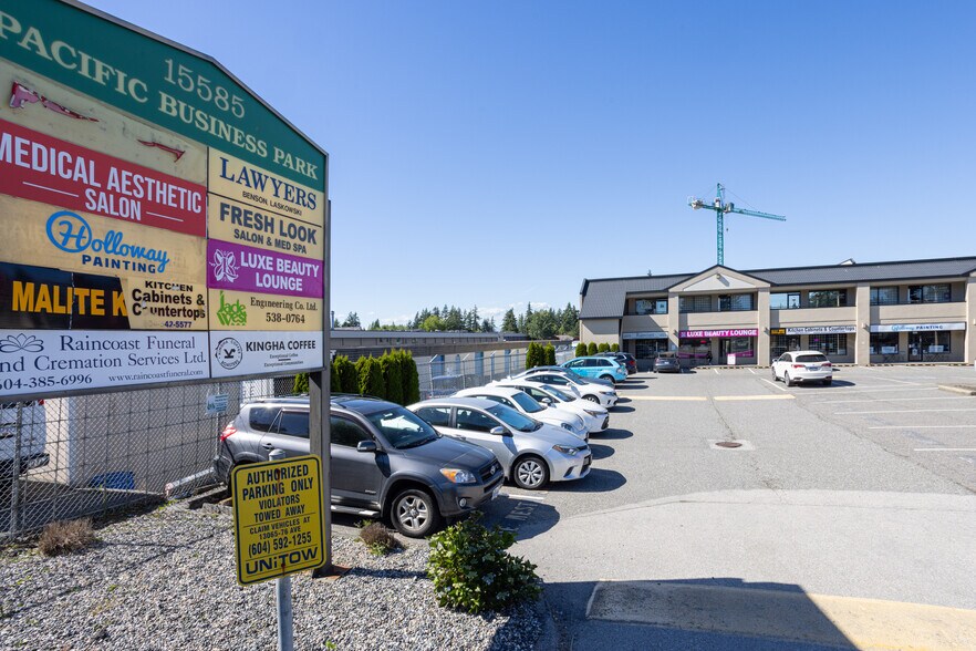 15585 24th Ave, Surrey, BC à vendre - Photo du bâtiment - Image 1 de 22