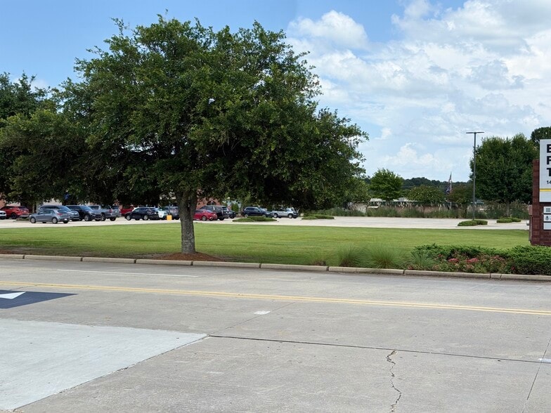 14221 Airline Hwy, Baton Rouge, LA for sale - Other - Image 1 of 6