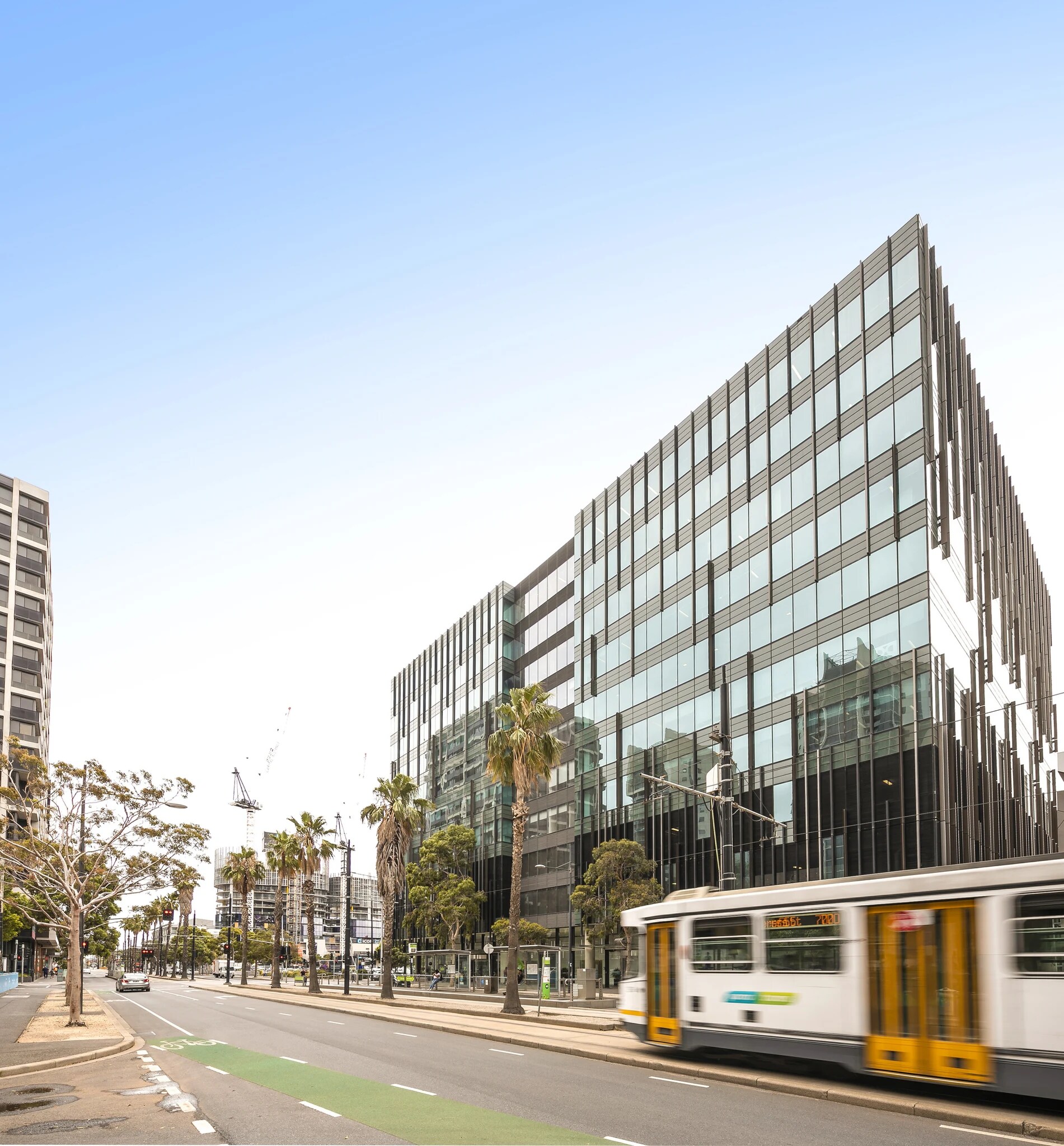 380 Docklands Dr, DOCKLANDS for lease Primary Photo- Image 1 of 3