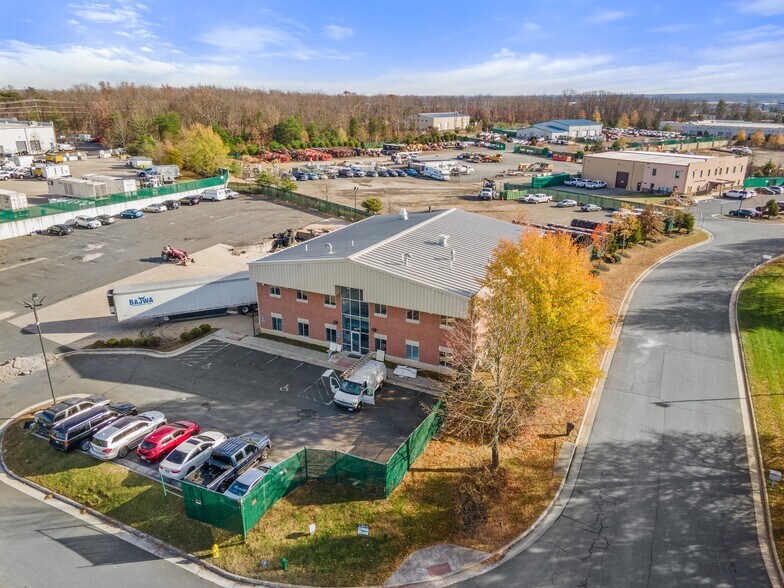 9041 Mike Garcia Dr, Manassas, VA for sale - Building Photo - Image 1 of 18