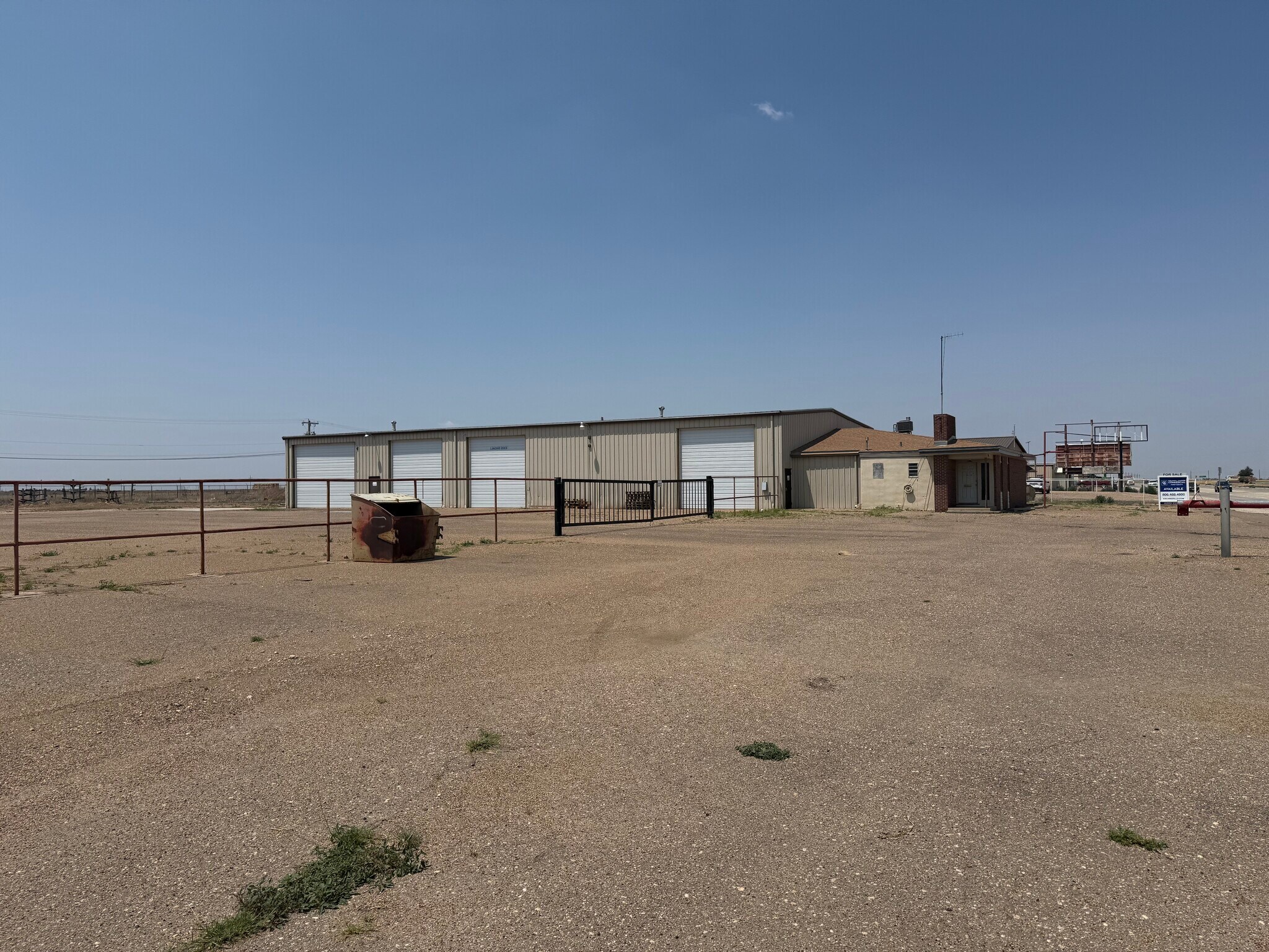 915 N Dumas Ave, Dumas, TX à vendre Photo du bâtiment- Image 1 de 8