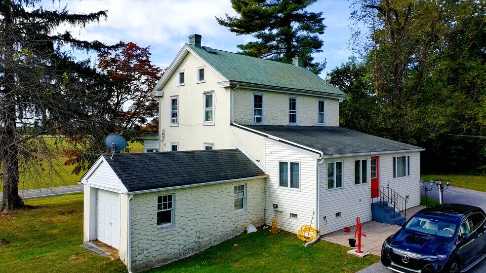 271 Ridge Rd, Spring City, PA à vendre - Photo du bâtiment - Image 3 de 6