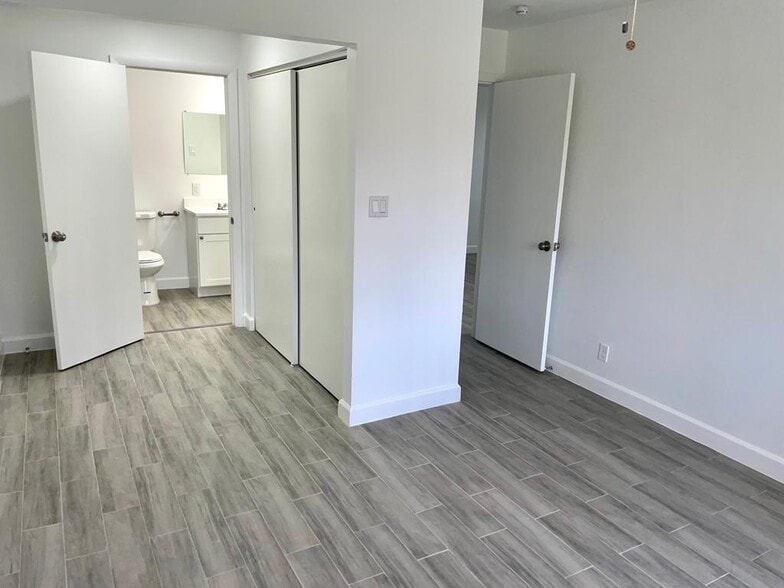 2770 NW 58th Ter, Lauderhill, FL à vendre - Photo du bâtiment - Image 2 de 11