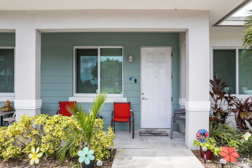 20690 NW 27th Ave, Miami Gardens, FL à vendre - Photo du bâtiment - Image 2 de 24