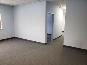 25 Pompton Ave, Verona, NJ for lease Interior Photo- Image 2 of 4