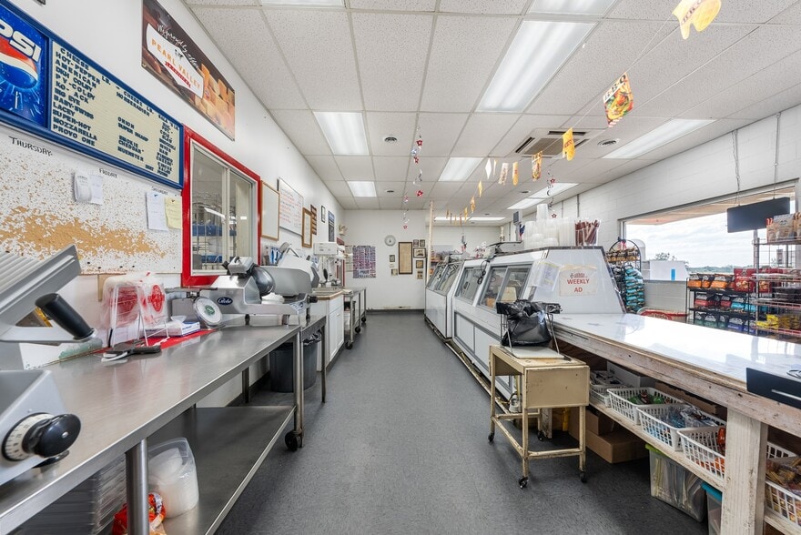 1400 Commerce Dr, New Lexington, OH for sale - Interior Photo - Image 2 of 12