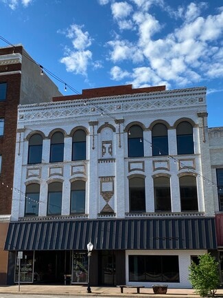 More details for 409-411 W Chickasha Ave, Chickasha, OK - Office, Office/Retail for Lease