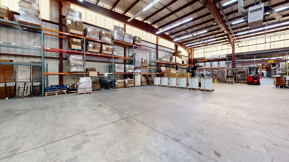 24 Spring St, Florence, MA à vendre - Numérisation 3D de Matterport - Image 3 de 35