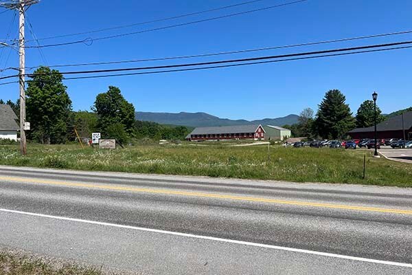 368 Route 15, Jericho, VT à vendre - Photo du bâtiment - Image 2 de 5