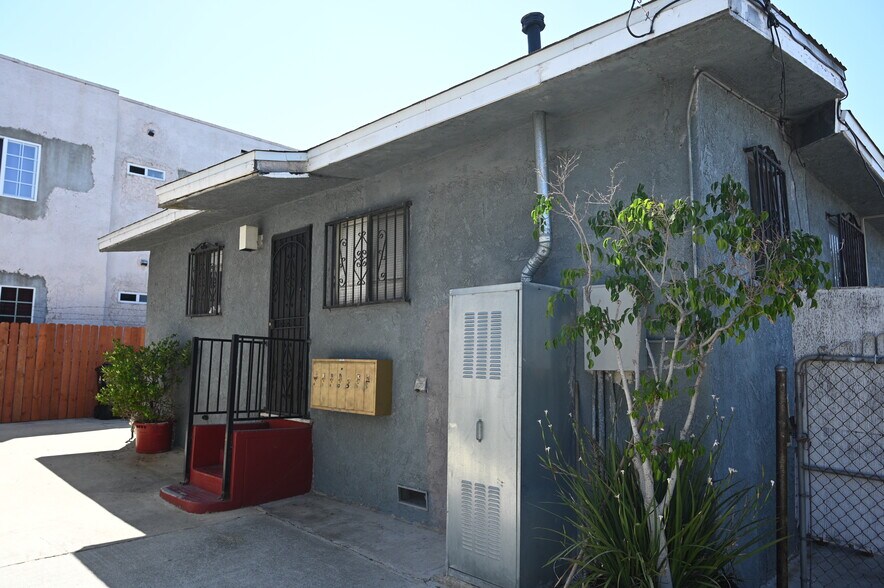 626 N Breed St, Los Angeles, CA à vendre - Photo du bâtiment - Image 2 de 13
