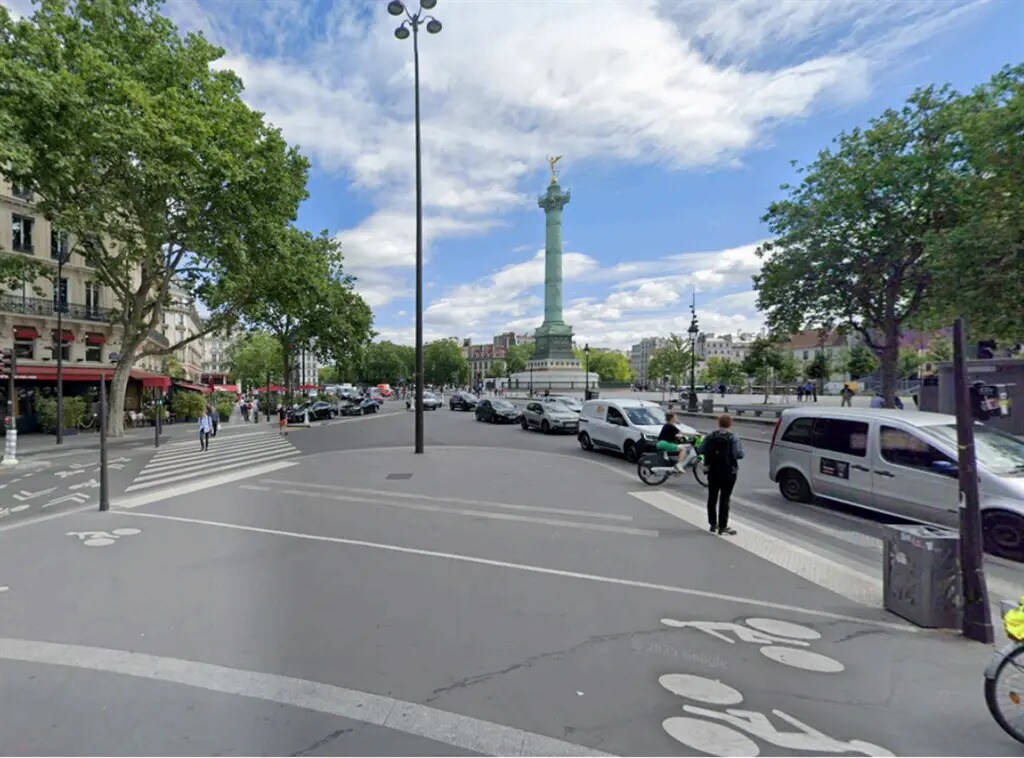 Retail in Paris for lease Aerial- Image 1 of 3