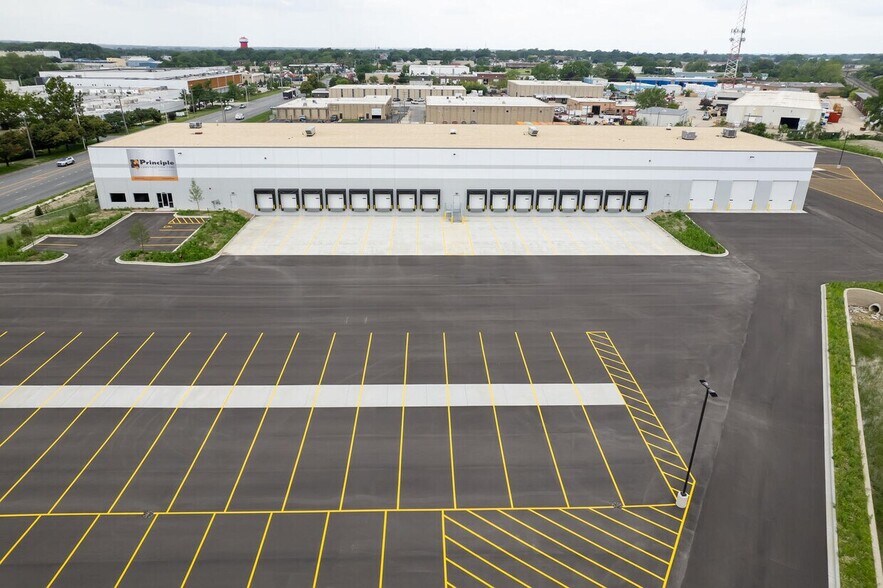 3600 W 127th St, Alsip, IL for lease - Building Photo - Image 3 of 7