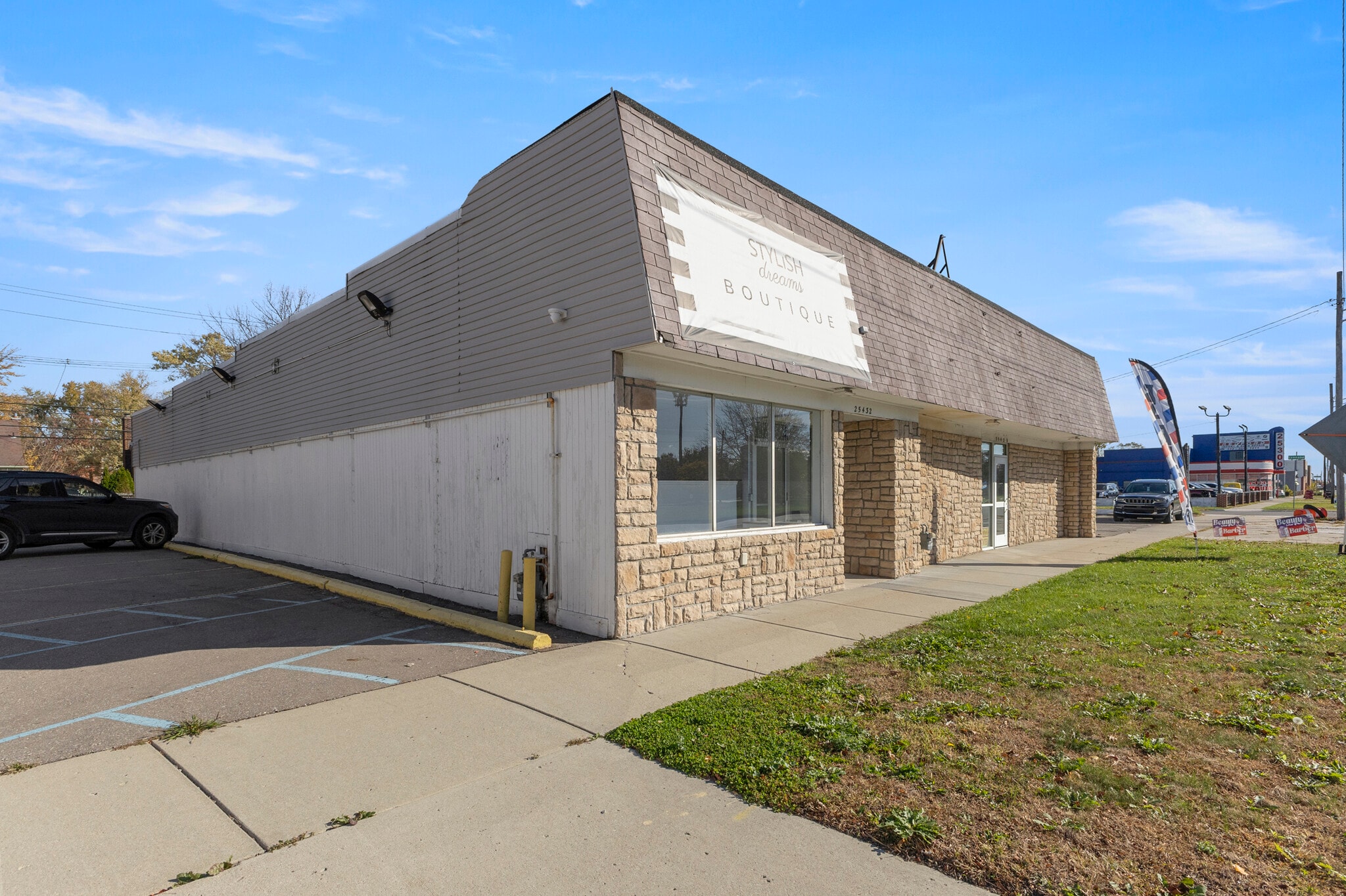 25420 Grand River ave, Redford Twp, MI for lease Interior Photo- Image 1 of 36