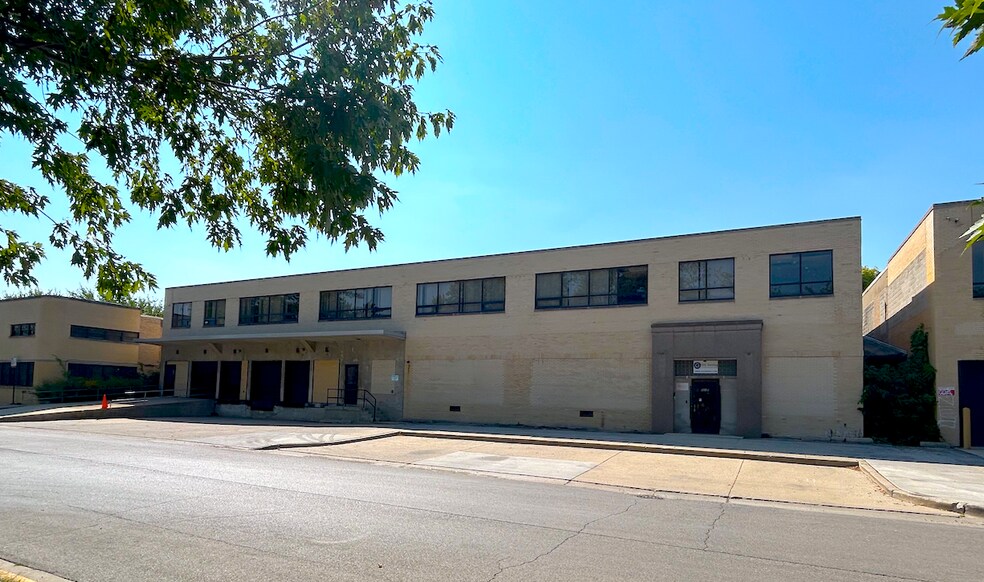 3500 N Kostner Ave, Chicago, IL à vendre - Photo du bâtiment - Image 3 de 8