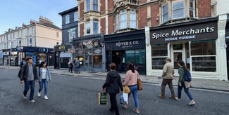 Plus de détails pour 46 Osborne Rd, Southsea - Commerce de détail à louer