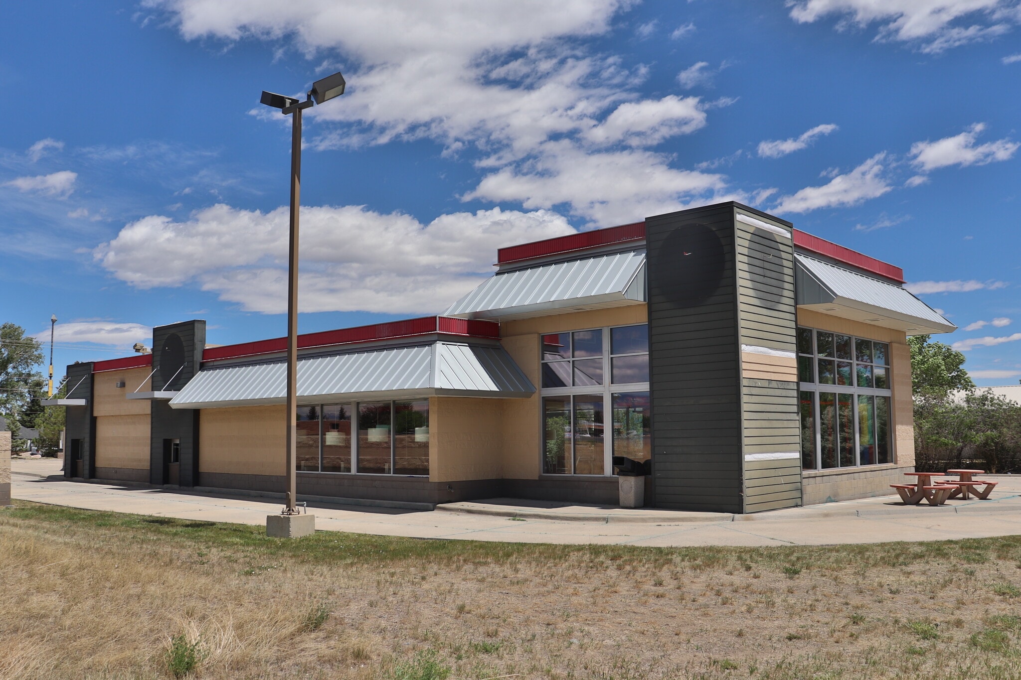 1902 Mountain View Dr, Cody, WY for sale Building Photo- Image 1 of 47
