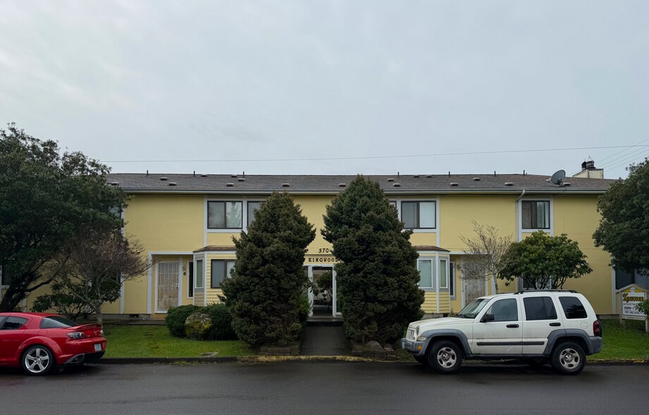 570 Kingwood St, Florence, OR à vendre - Photo du bâtiment - Image 3 de 18