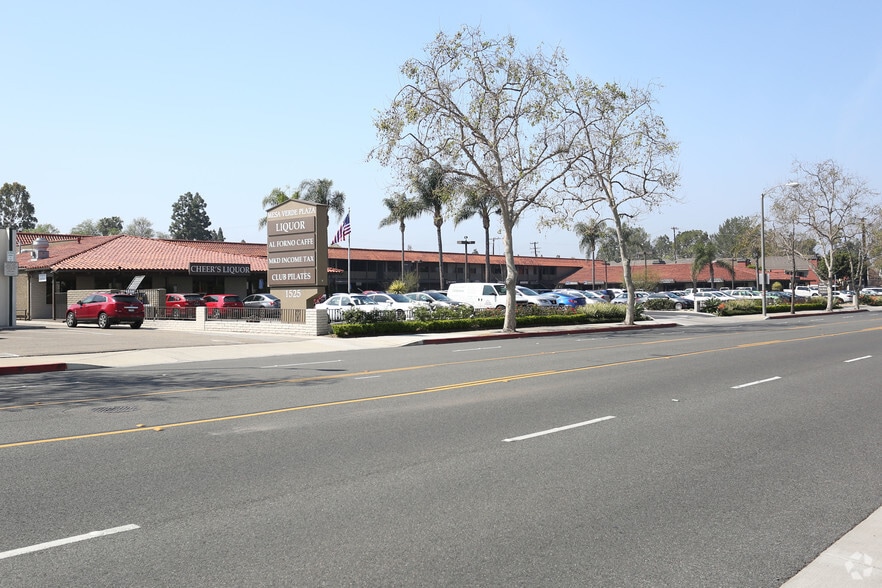 1525 Mesa Verde Dr E, Costa Mesa, CA for lease - Building Photo - Image 1 of 9