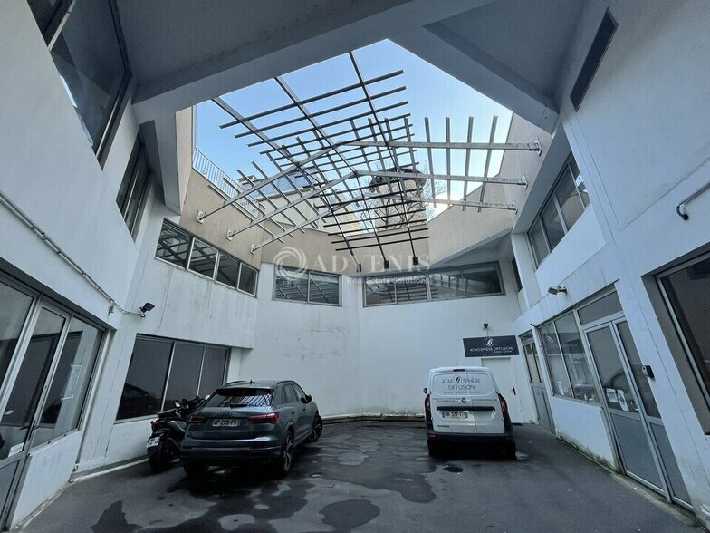 3 Rue Pierre Curie, Courbevoie à vendre - Photo du bâtiment - Image 1 de 14