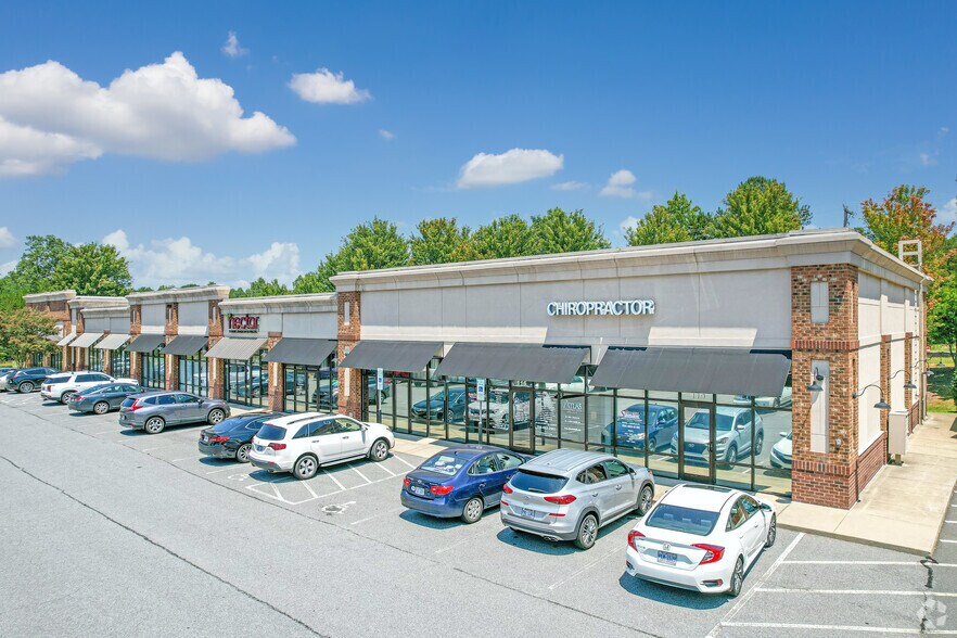 E John St, Matthews, NC à louer - Photo du bâtiment - Image 1 de 8