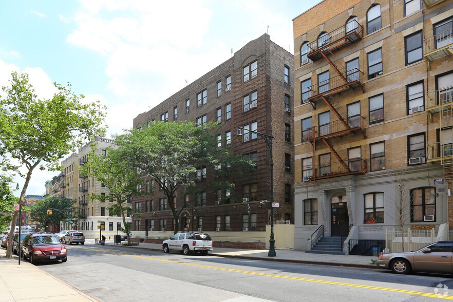 346-354 Manhattan Ave, New York, NY à vendre - Photo principale - Image 1 de 4