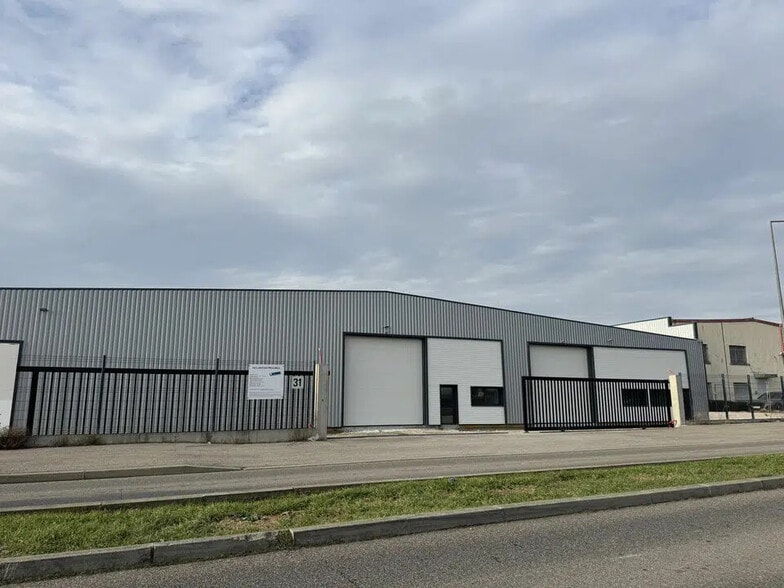 Flex in Genas for lease - Building Photo - Image 1 of 7