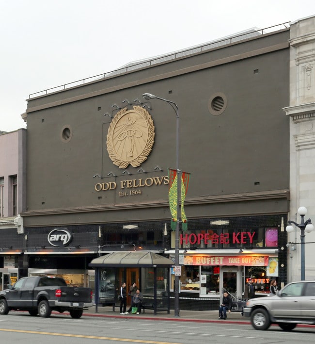 More details for 1317 Douglas St, Victoria, BC - Retail for Lease